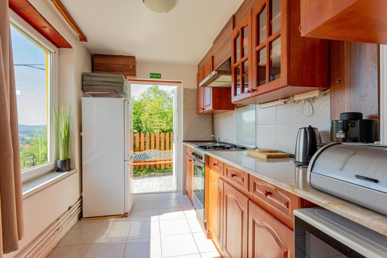 Panorama Apartmanhaz Эстергом Экстерьер фото