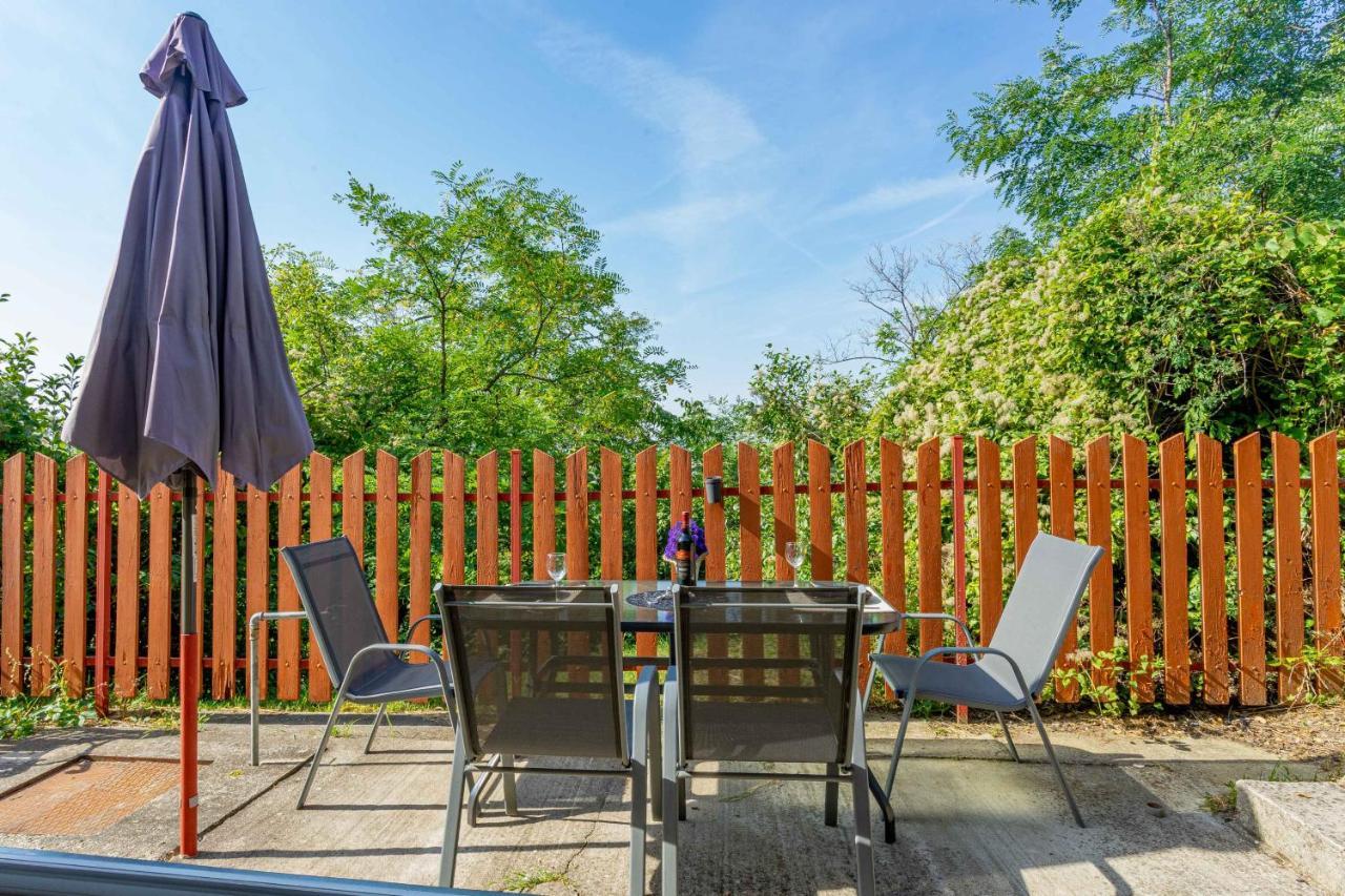 Panorama Apartmanhaz Эстергом Экстерьер фото