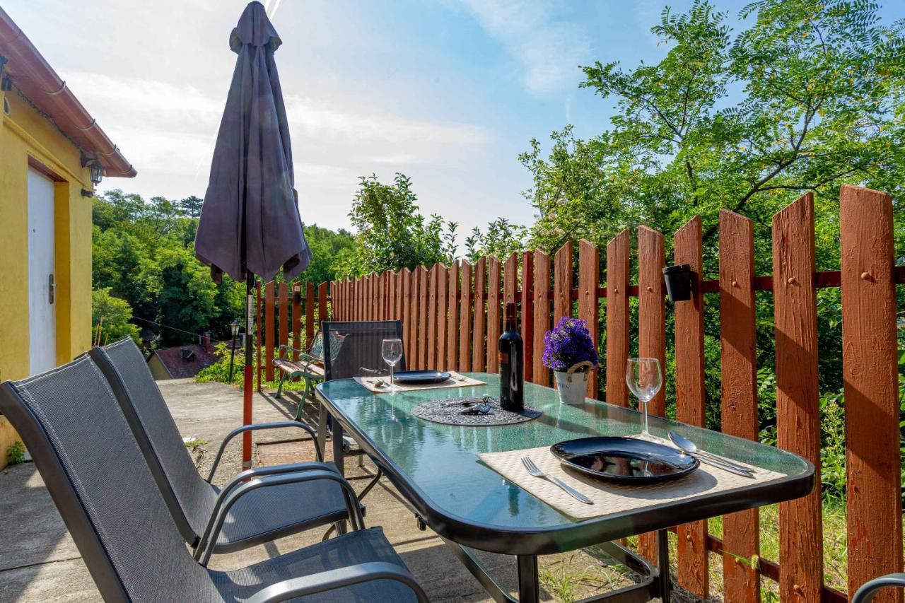Panorama Apartmanhaz Эстергом Экстерьер фото